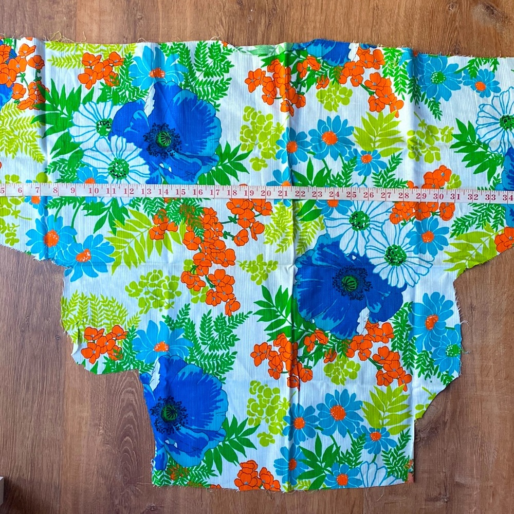 Vintage floral print fabric (3 pieces)